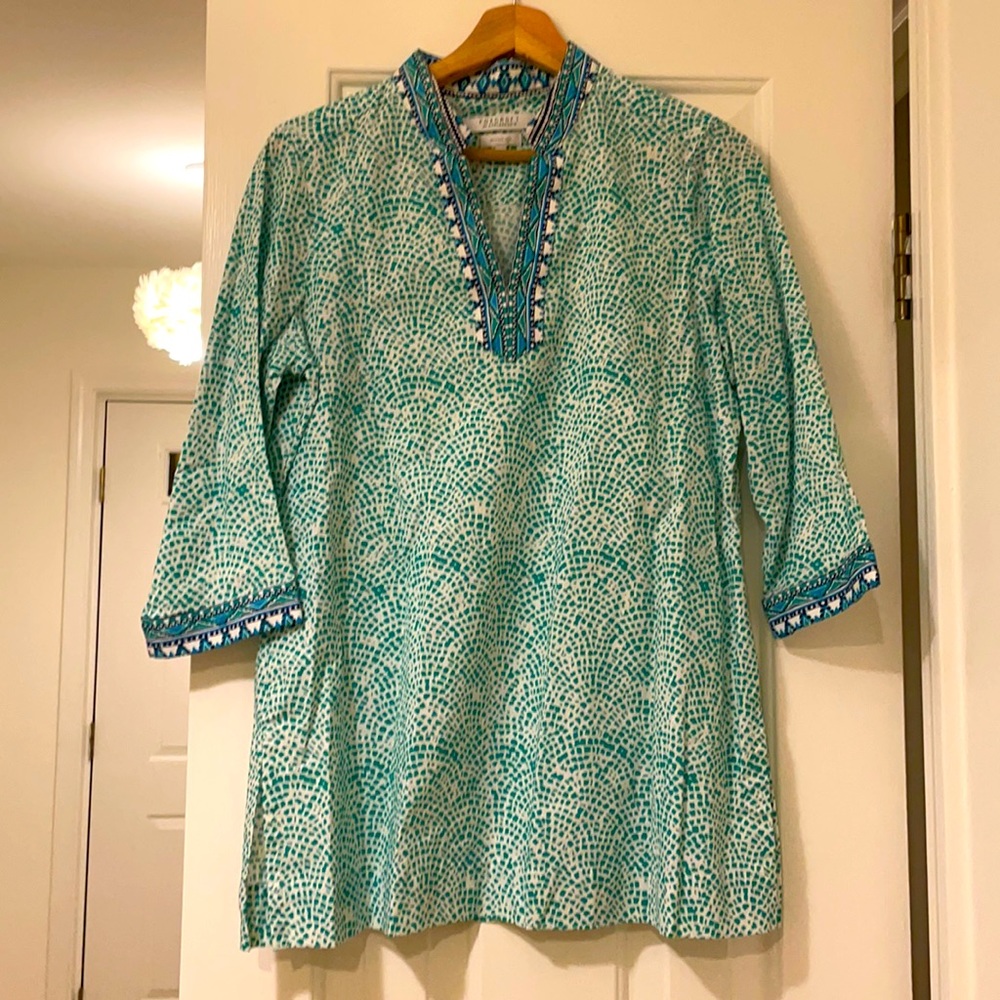 Green and white print top